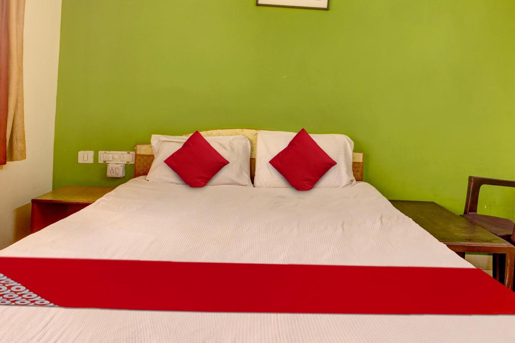 Hotel Oyo Flagship Raj Residency Bangalore Esterno foto