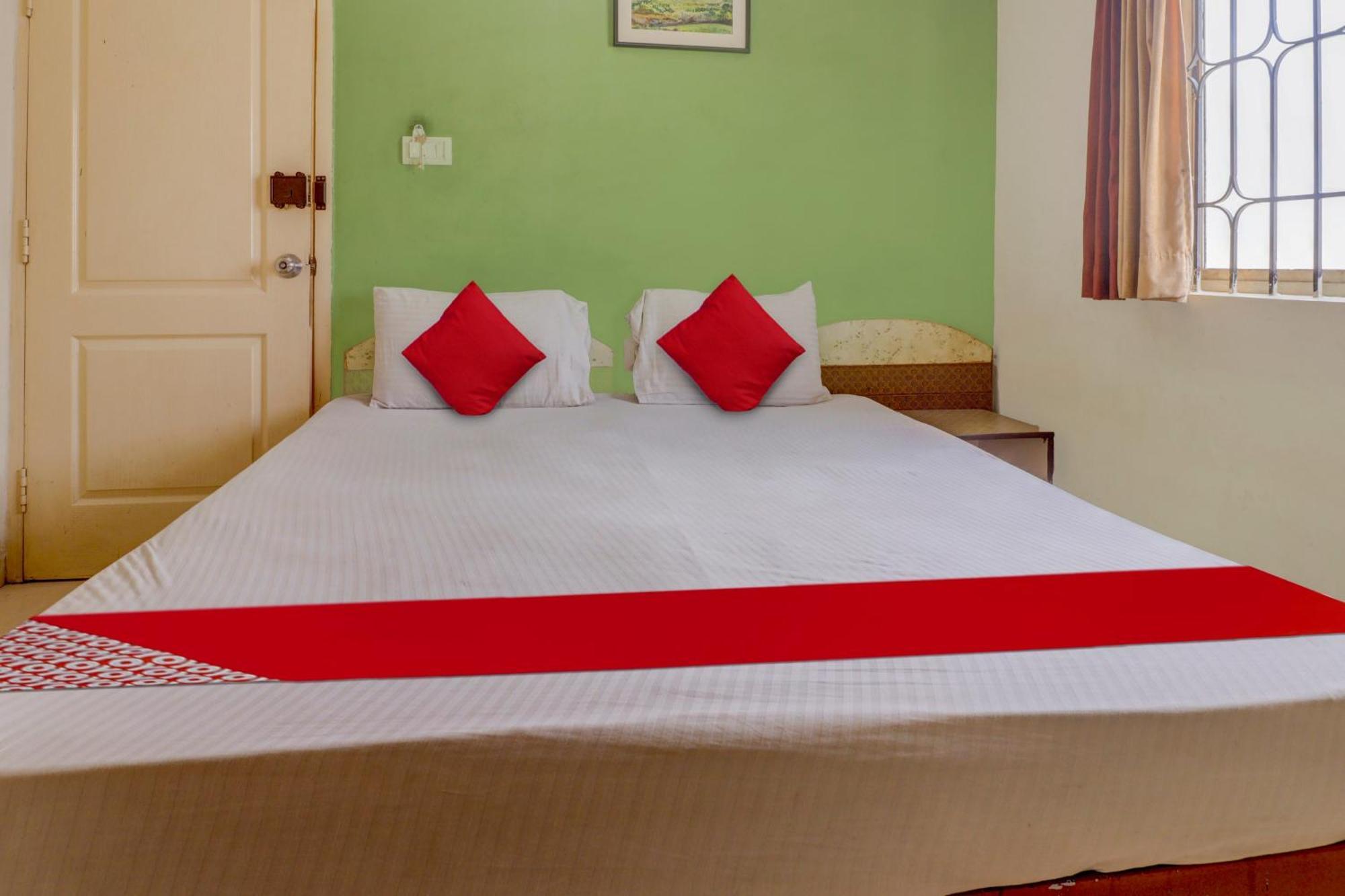 Hotel Oyo Flagship Raj Residency Bangalore Esterno foto